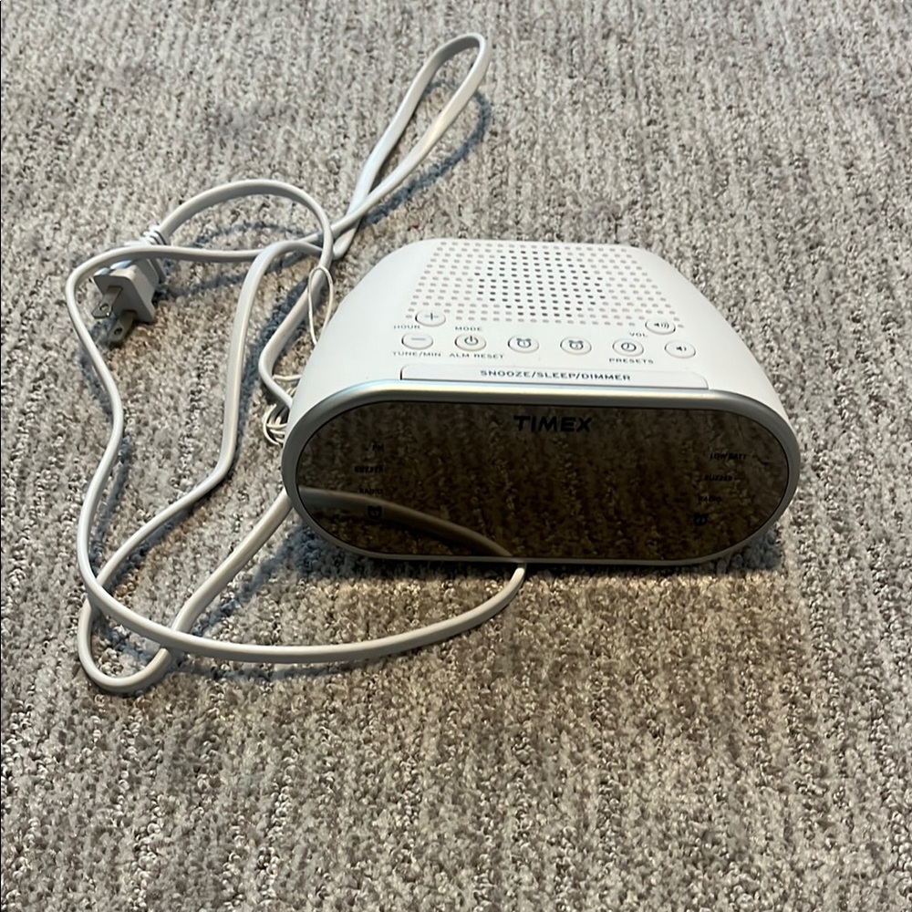 Timex White Alarm Clock Radio